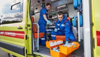 Четырехметровый чемоданчик врача появится в Москве в честь 105-летия скорой помощи