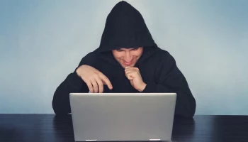 ЦБ предупредил о новой схеме мошенничества через предложение сделать налоговую декларацию