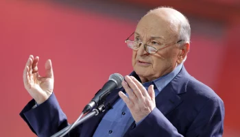 Мемориальную доску Жванецкому установили в Москве