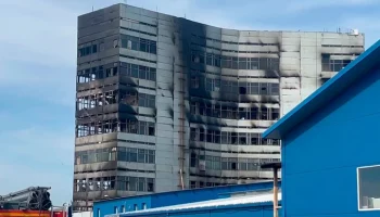 РИА Новости: сгоревшее во Фрязине здание признано опасным из-за внутренних обрушений