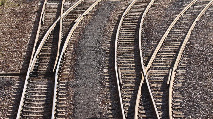 МЧС: 35 вагонов грузового поезда сошли с рельсов в Амурской области МЧС: 35 вагонов грузового поезда сошли с рельсов в Амурской области