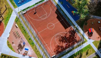 Более 360 спортивных площадок оборудовали в Москве в рамках программы реновации
