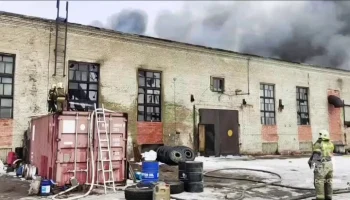 Склад горит на 1 500 "квадратах" в Новокуйбышевске