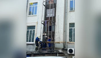 Один человек пострадал при обрушении лифтовой шахты в центре Москвы