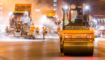 Работы по обновлению дорожного полотна стартовали в Москве