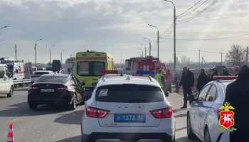 ТАСС: число пострадавших в ДТП с автобусом в Крыму выросло до 21