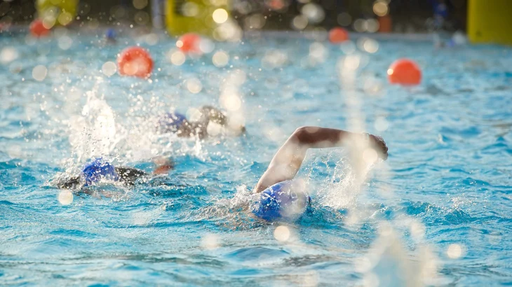 Итальянских пловчих отстранили от соревнований после кражи в аэропорту Сингапура