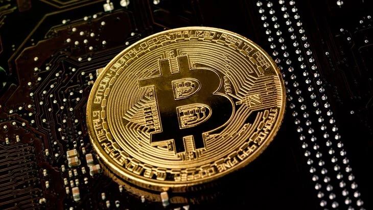 Курс биткоина установил новый рекорд, превысив 96 тысяч долларов