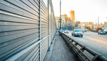Более 2 тысяч квадратных метров шумозащитных экранов заменено в Москве за полгода
