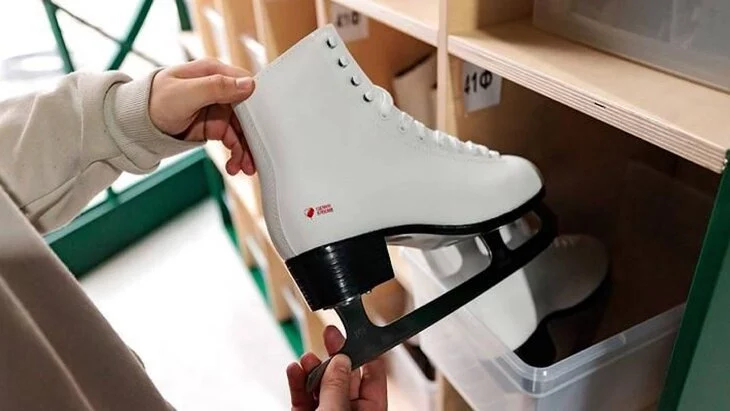 На Болотной площади впервые открылся каток в рамках проекта "Зима в Москве"