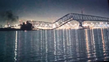 Обрушение моста произошло в Балтиморе в США после столкновения с контейнеровозом