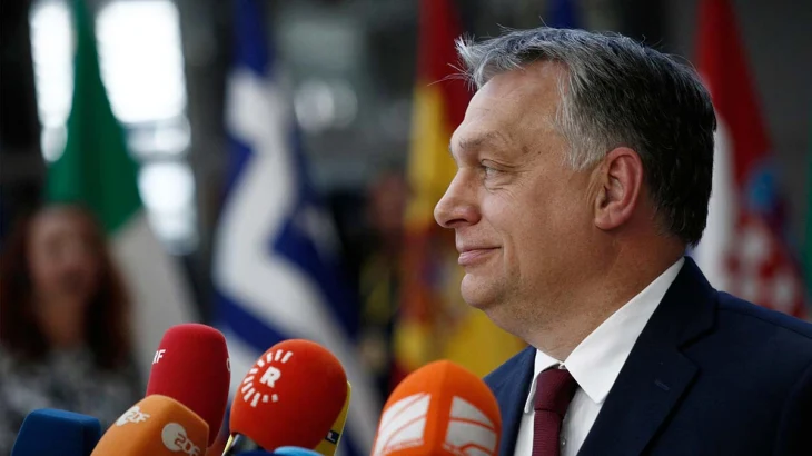 Орбан сообщил, что рассчитывает поговорить по телефону с Путиным 17 октября