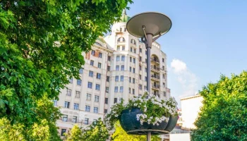 Свыше 250 тысяч цветочных кашпо украсят столицу в этом году