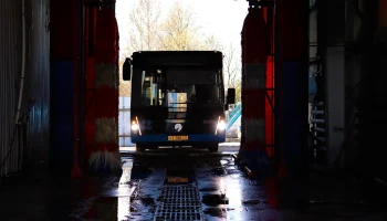 Автобусы коммерческих перевозчиков начали готовить к теплому сезону Автобусы коммерческих перевозчиков начали готовить к теплому сезону