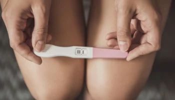 Дорогой или дешевый: гинеколог Дорофеева объяснила, как выбрать тест на беременность