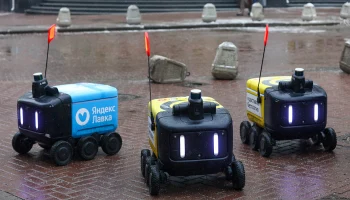 Баранов: Курьеров в Москве планируется заменить роботами-доставщиками