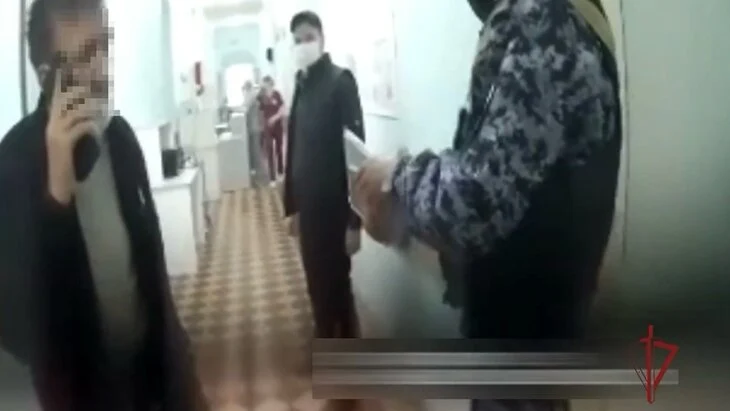 Мужчина устроил дебош в московской больнице после выписки из-за нарушения режима Мужчина устроил дебош в московской больнице после выписки из-за нарушения режима