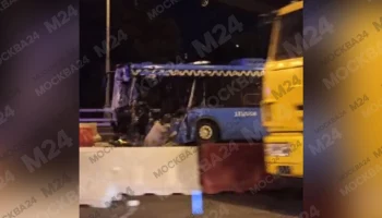 Водитель автобуса погиб в результате ДТП на северо-западе Москвы