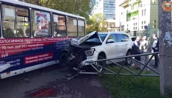 Восемь человек пострадали после ДТП с машиной депутата в Ярославской области