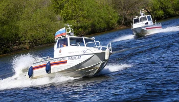 Прогулочный катер пошел ко дну на Волге во время урагана в Самарской области