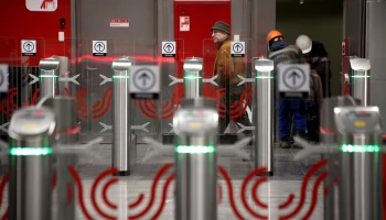 Активировать онлайн-пополнение &laquo;Тройки&raquo; теперь можно на турникетах метро и МЦК