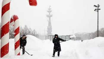 Синоптики сообщили о снежной и теплой погоде в Москве 5 марта