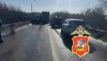 Грузовик столкнулся с семью автомобилями в подмосковном Подольске