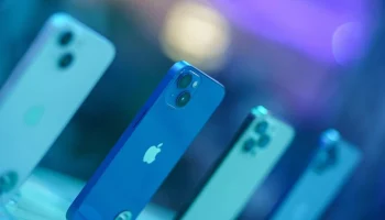 Reuters: цены на iPhone могут вырасти на 43% из-за введенных Трампом пошлин