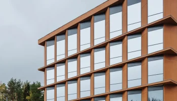 Владимир Ефимов: В ТиНАО построили многофункциональный офисный центр