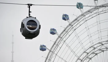 Канатная дорога на ВДНХ в Москве приостановила работу из-за сильного ветра