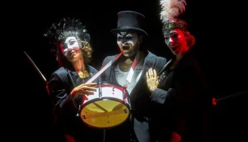 "Мосбилет" составил подборку спектаклей, номинированных на "Золотую маску"