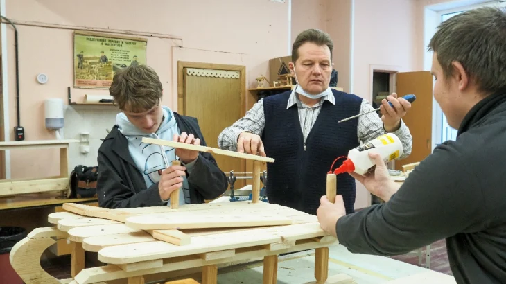 Единый учебник по труду для учеников 5–9-х классов появится в России Единый учебник по труду для учеников 5–9-х классов появится в России