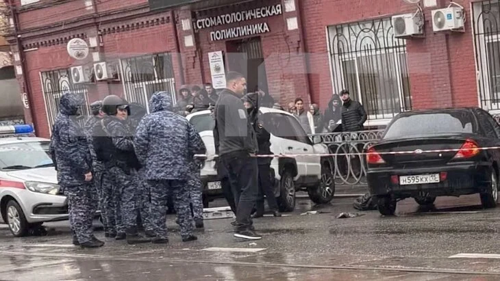 Мужчина напал с ножом на букмекерскую контору во Владикавказе Мужчина напал с ножом на букмекерскую контору во Владикавказе