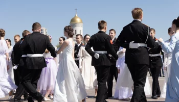 &laquo;Бал наследников Победы&raquo; прошел у Музея Победы