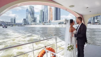 Сезон свадеб на летних площадках стартовал в Москве