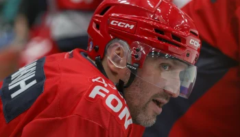 Овечкин и Сергачев не стали участвовать в массовой драке после матча НХЛ