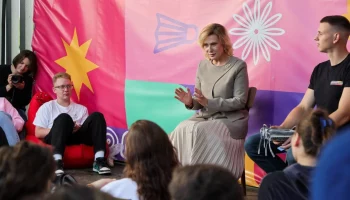 Сенатор Святенко встретилась с молодежью в формате &laquo;ПолитПикник&raquo;