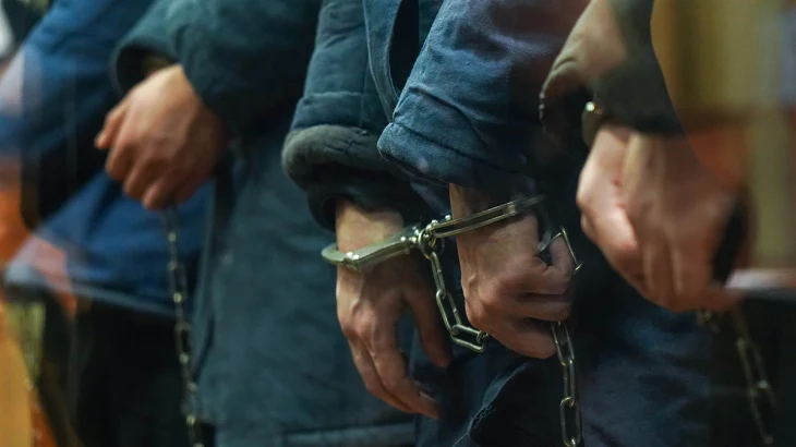 ФСБ: Организаторов нелегальной миграции задержали в пяти регионах России ФСБ: Организаторов нелегальной миграции задержали в пяти регионах России