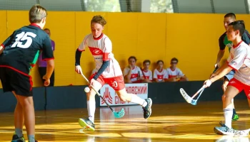 Почти как хоккей: где в Москве проходят тренировки по флорболу