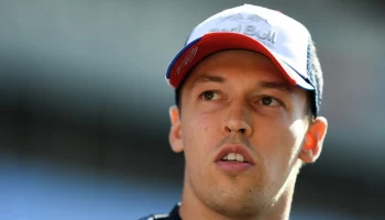 Российский автогонщик Квят проведет заезд против искусственного интеллекта