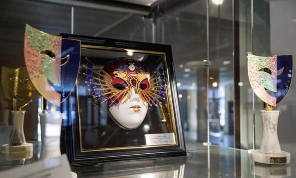 В Москве награждены лауреаты почетных премий "Золотая Маска"