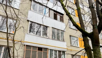 В жилом доме в районе Ярославский в 2025 году произвели замену всего лифтового оборудования