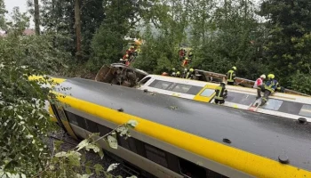 DPA: несколько человек погибли при сходе поезда с рельсов в Германии