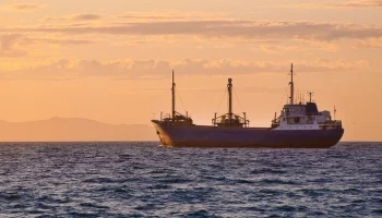 Три моряка пропали с судна под флагом Барбадоса после атаки у берегов Йемена &ndash; СМИ