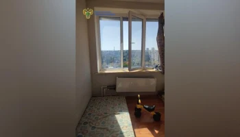 Трехлетний мальчик погиб после падения из окна 10-го этажа в ТиНАО