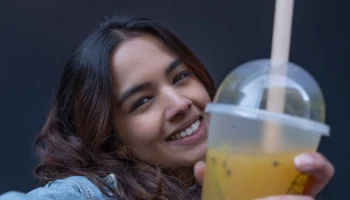 Польза лопнет, как пузырь: какие ингредиенты бабл-ти могут навредить здоровью