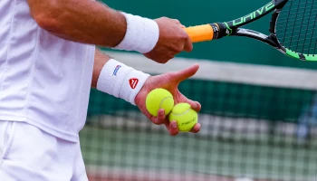 Российский теннисист Шевченко начнет выступать за Казахстан