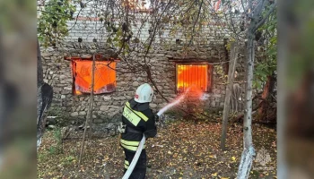 Крупный пожар произошел в административном здании в Дагестане