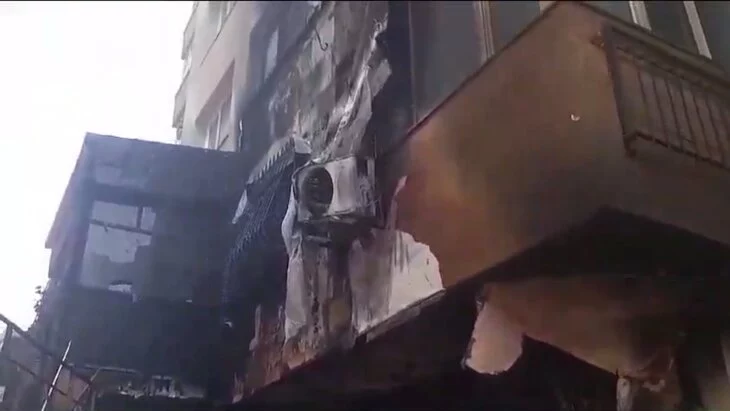 Число жертв пожара в многоэтажном доме в Стамбуле увеличилось до 25 – TRT Число жертв пожара в многоэтажном доме в Стамбуле увеличилось до 25 – TRT