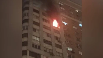 Пожар произошел в жилом доме на западе Москвы
